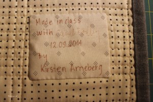 Camille signerte labelen jeg laget til Spools teppet